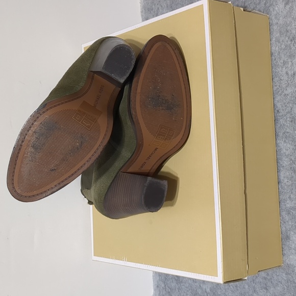 Michael Kors Green Suede Jillian Booties size 6 - Picture 8 of 11